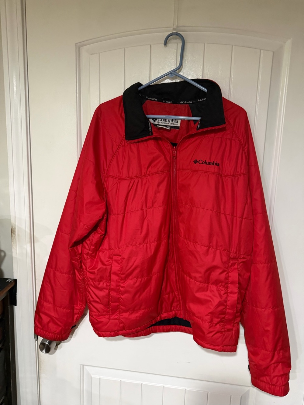 Unisex Columbia Red Puffer Jacket with Black Collar